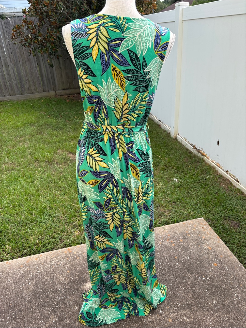 Tropical Leaf Print Maxi Dress - Picture 4 of 4